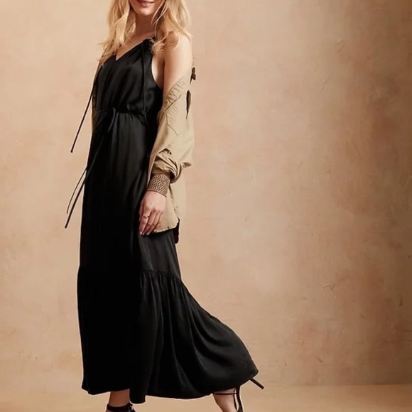 Banana Republic Halter Flouncy Maxi Dress in BLACK NWT - Picture 1 of 8